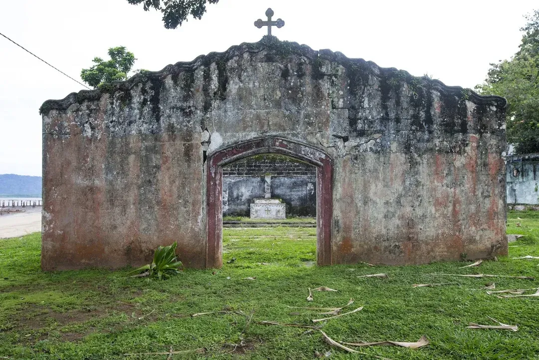 Photo of chapel's ruin in Coiba Island.