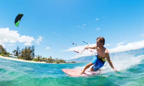 Kitesurfing and Paragliding in Panama: Best Seasons and Top Locations