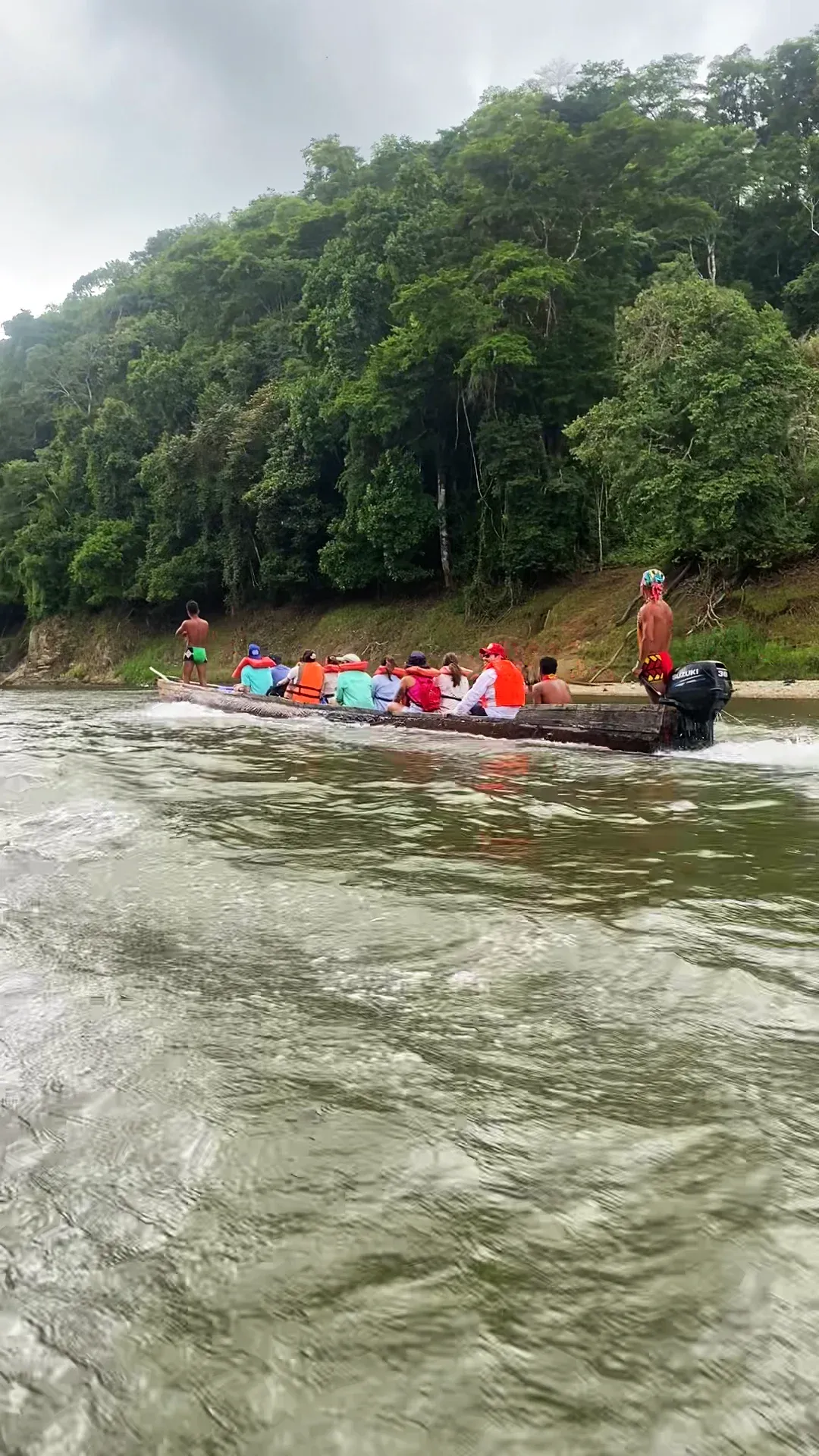 embera piragua with off board motor