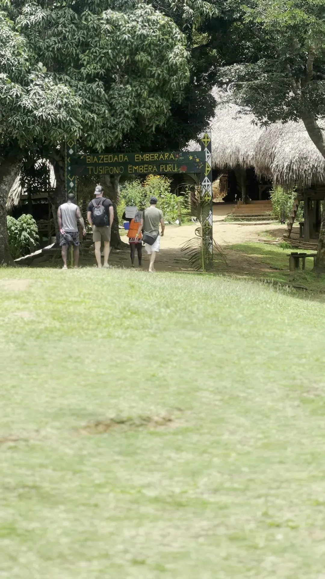 entrance to tusipono embera puru community