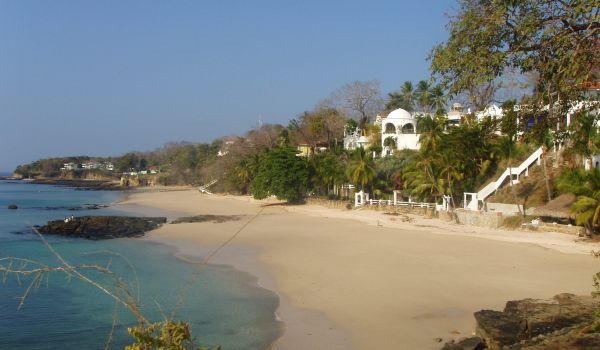 Mar y Oro Day Pass at Playa Cacique, Contadora Island  by  Ferry boat