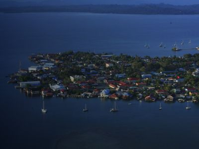 Bocas del Toro, Isla Colón