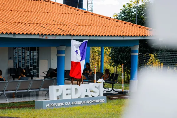 Vuelo chárter privado Pedasí – Isla Colón, Bocas del Toro
