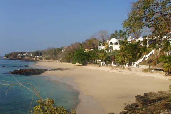 Mar y Oro Day Pass at Playa Cacique, Contadora Island  by  Ferry boat