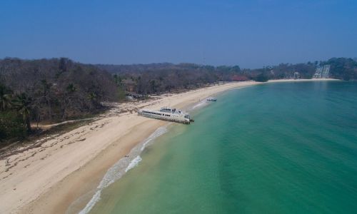 Pasadía en Isla Contadora, Playa Larga + Ferry