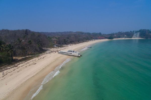 Charter Flight Panama City-Isla Contadora