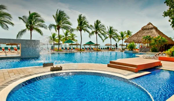 Royal Decameron Day Pass